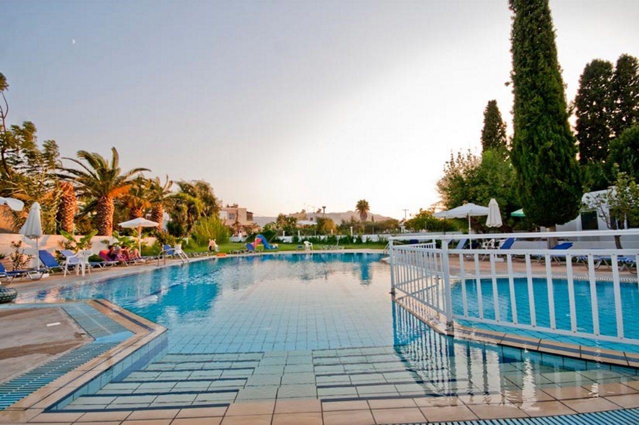 Theodorou Beach Hotel Apartments Psalidi  Ngoại thất bức ảnh